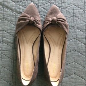 11 Wide Cloudwalker by Avenue Taupe Flats